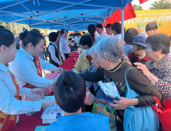 警惕洗钱 保护自身权益——邮储银行阳春市支行“3.15”反洗钱在行动