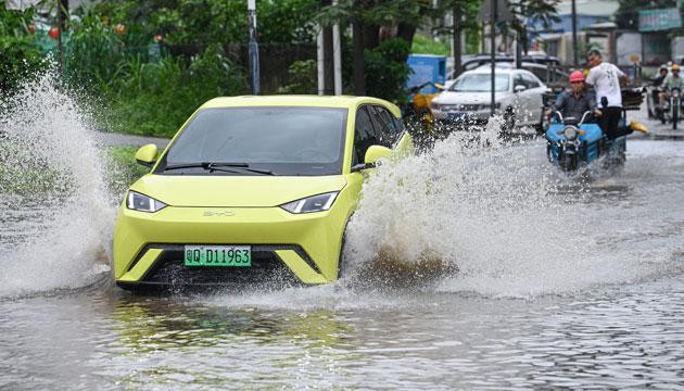 落雨大水浸街