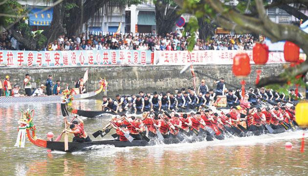 2025年阳江（江城）逆水龙舟大赛鸣锣开赛