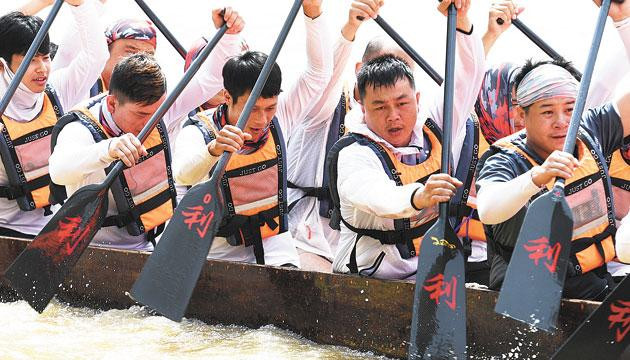 阳江阳东：17支龙舟队齐聚那龙河竞渡