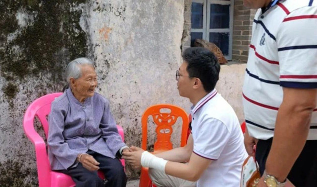 精准摸脉、艾灸治病……海陵这位百岁老人不简单！