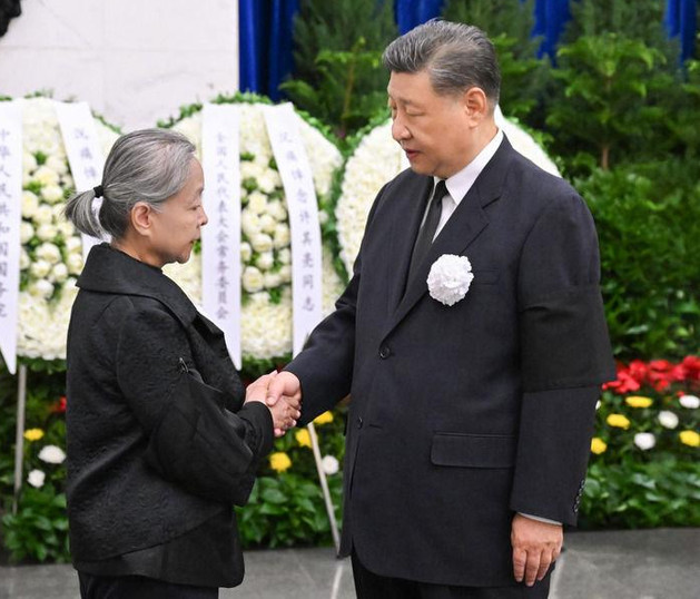 许其亮同志遗体在京火化 习近平等到八宝山革命公墓送别