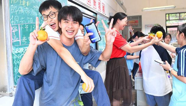 考风考纪良好  高考顺利结束