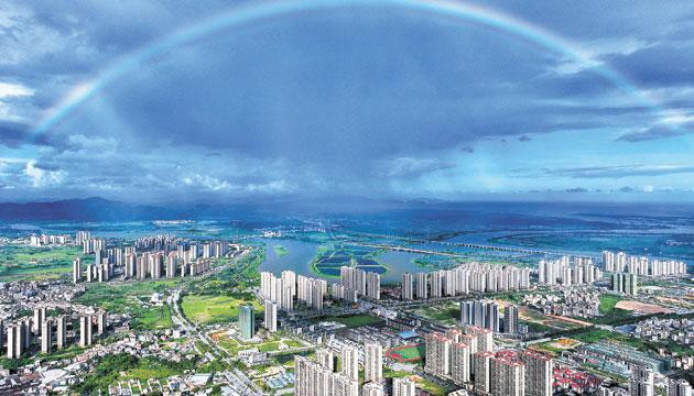 雨后彩虹横跨天际