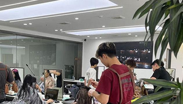 “后高考经济”消费市场火力全开