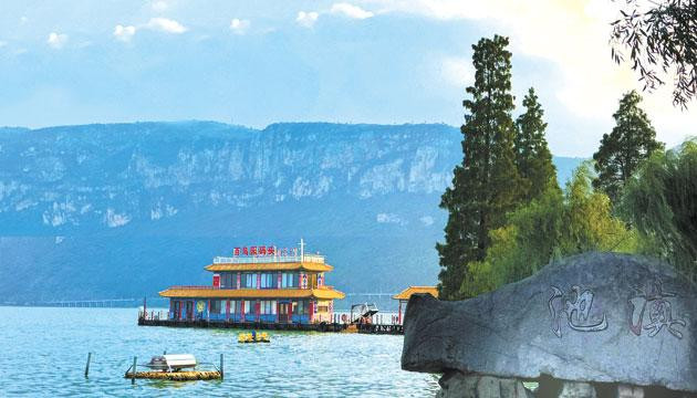 旅游市场迎来“青春风潮”