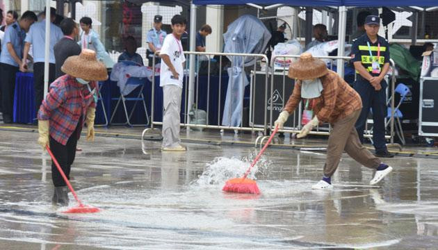 顶风冒雨护航精彩赛事