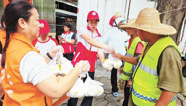 阳江爱心企业5年赠送包点6万个