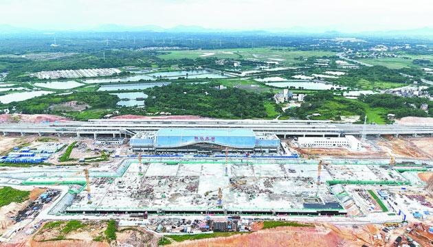 广湛高铁阳江北站地下综合换乘中心主体结构封顶