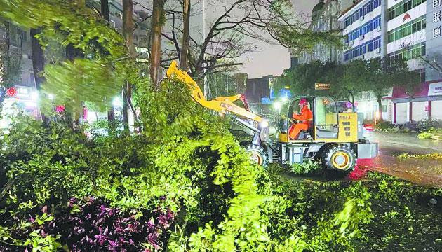市区主干道当晚恢复通行