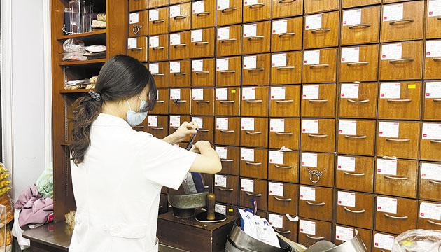 以润燥为要，辨证施补是关键