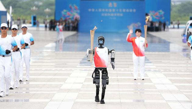 全运会历史首次跨境火炬传递举行