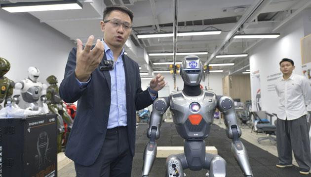 人形机器人为何进步“神速”？