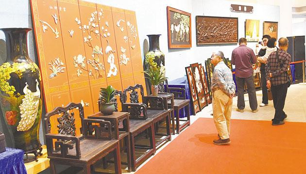 阳江海上丝路民间藏品展在市美术馆开幕