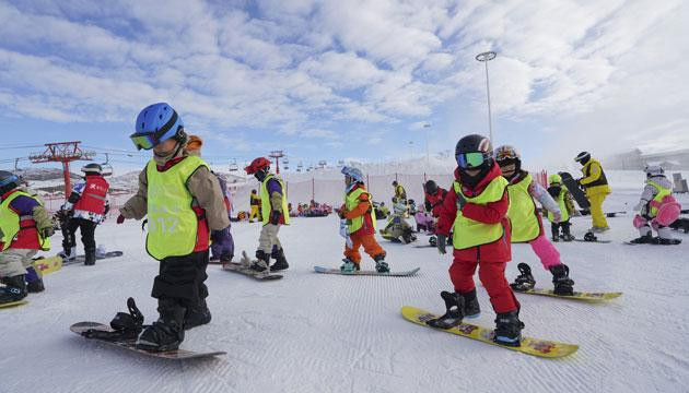 冰雪经济消费“热辣滚烫”
