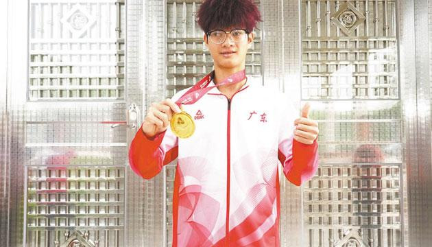 阳江“不倒”少年跑出精彩人生