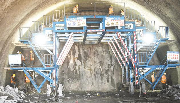 四个维度看中国铁路站上新起点