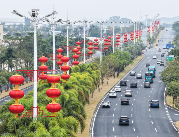 百万株时花、两万余盏灯笼灯饰扮靓城区