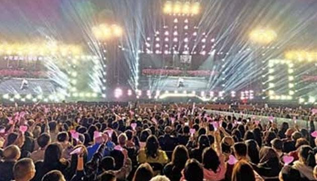 阳春首场万人演唱会《爱在春州》激情唱响