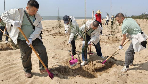 阳东区工商联（总商会）开展植树护绿主题活动