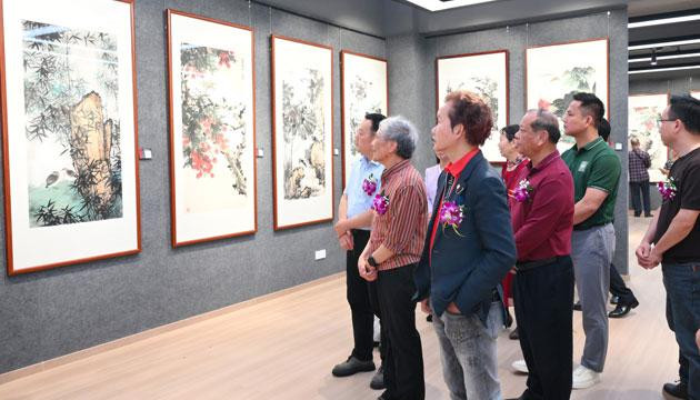 岑昱国画精品展开幕