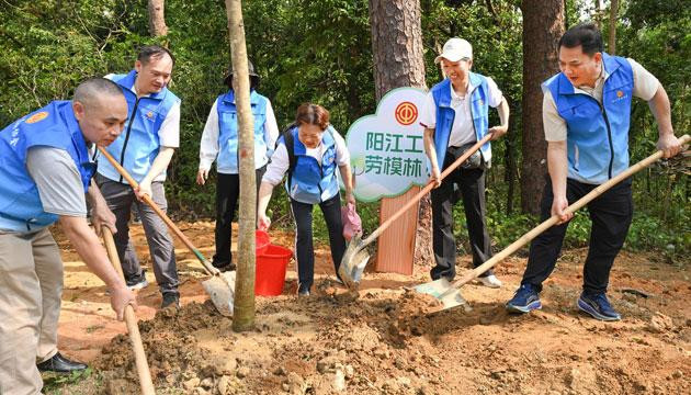 市政协开展“同心林”第六期植树活动