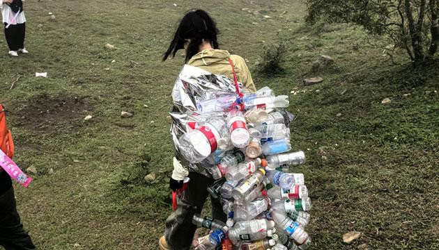 捡塑料瓶的女孩和她们的“无痕山野”