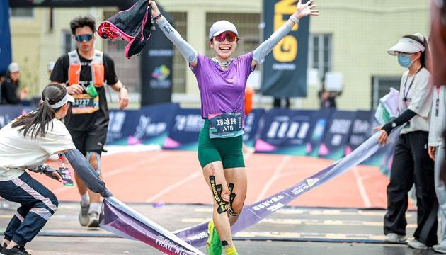 第二次跑50公里组别就拿了冠军