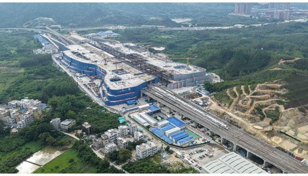 深汕站主体混凝土结构封顶