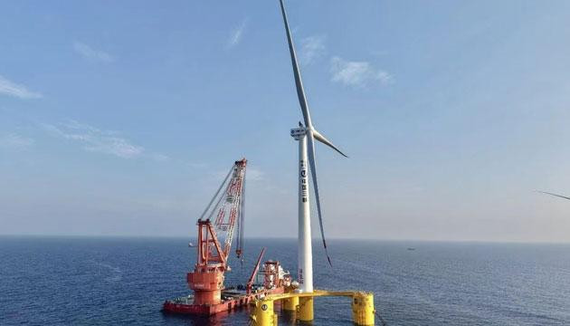 “三峡领航号”在阳江海域完成安装