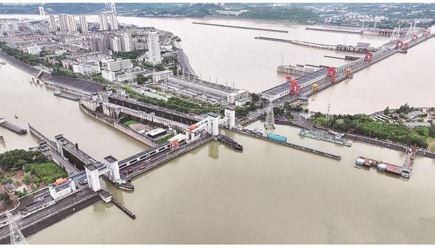 三峡枢纽将迎新通道