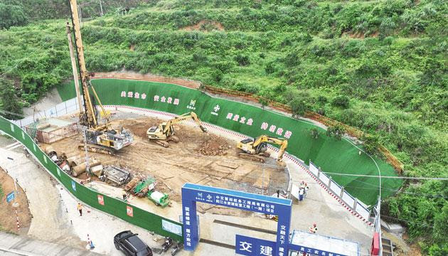 攻坚“硬骨头”打通顶管供水“生命线”