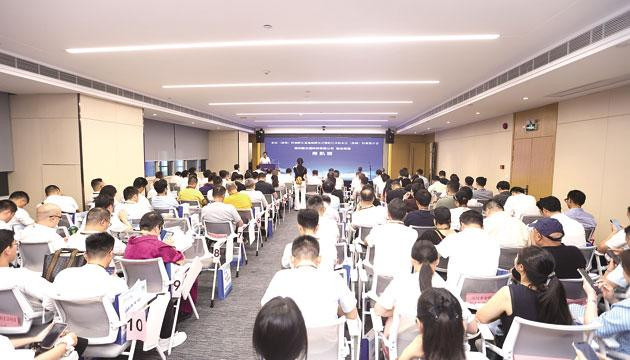 组建五大“专属服务队” 护航产业项目落地快、发展好