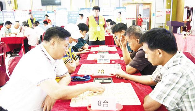 我市首届渔安“互保杯”象棋比赛启幕